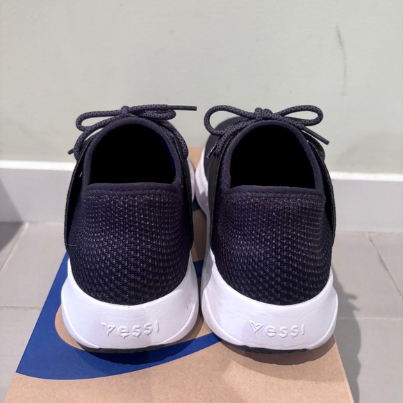 Vessi Women’s Everyday Midnight Black Size 8 - Picture 5 of 6